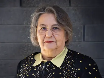 Leona Toker. "Concentration-Camp Literature: Gulag and Nazi Camps as Contexts for Each Other"